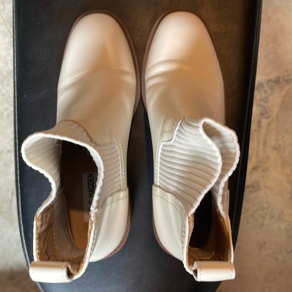 Steve Madden white booties - Picture 1 of 6